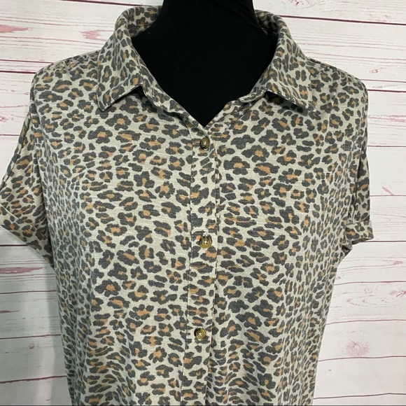 C&C California Cheetah Print Button Down Tie Shirt - Picture 2 of 8